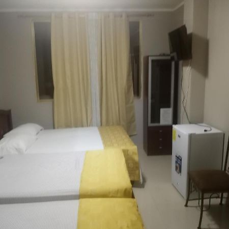 Hotel Premier Inn Manta Eksteriør billede